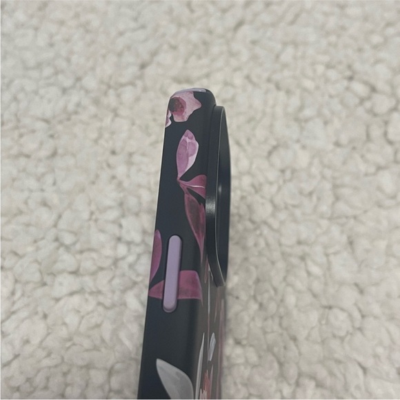Speck Presidio spring purple iPhone 14 Pro Max Mag Safe - Picture 3 of 7